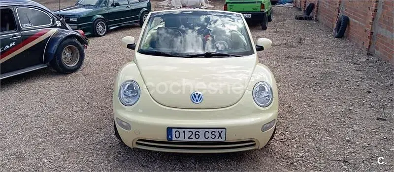 Usado VW New Beetle 115 CV (84 kW) 2004 Beige Utilitario
