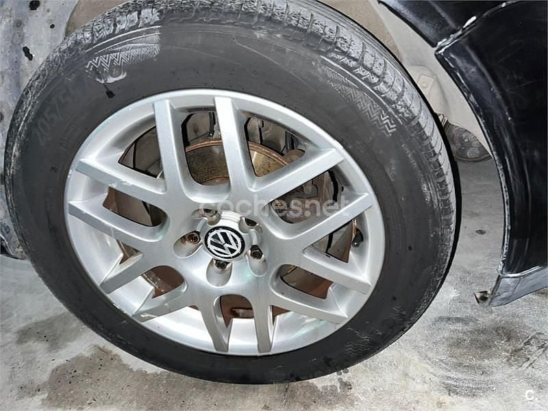 Usado VW Golf IV Conceptline 105 CV (77 kW) 2002 Negro Berlina