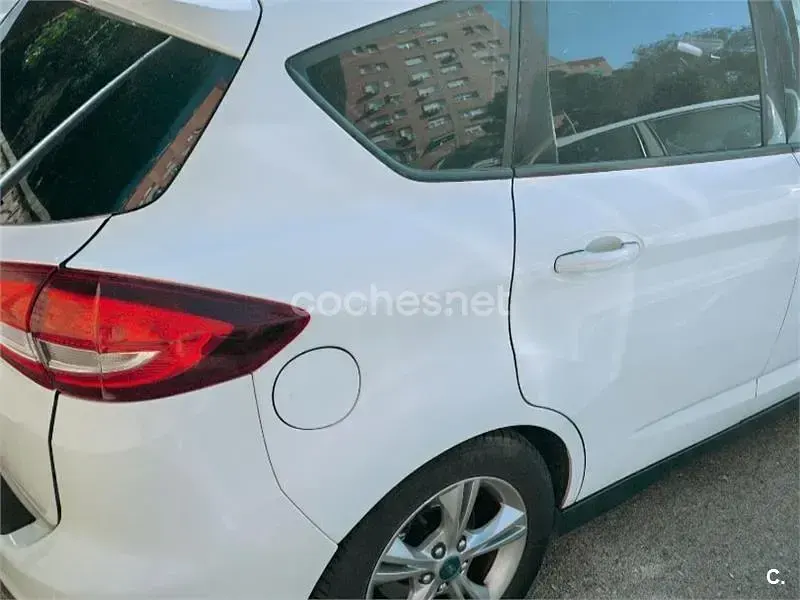 Usado Ford C-MAX Business Edition 120 CV (88 kW) 2016 Blanco Monovolumen