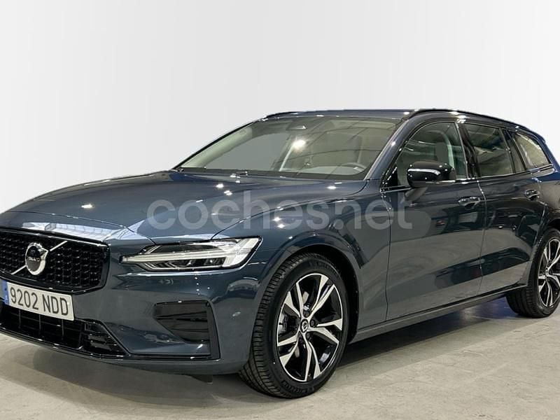 Azul Nuevo 2025 Volvo V60 Plus Familiar | 46.900 € (Precio justo) - Imagen 1/4