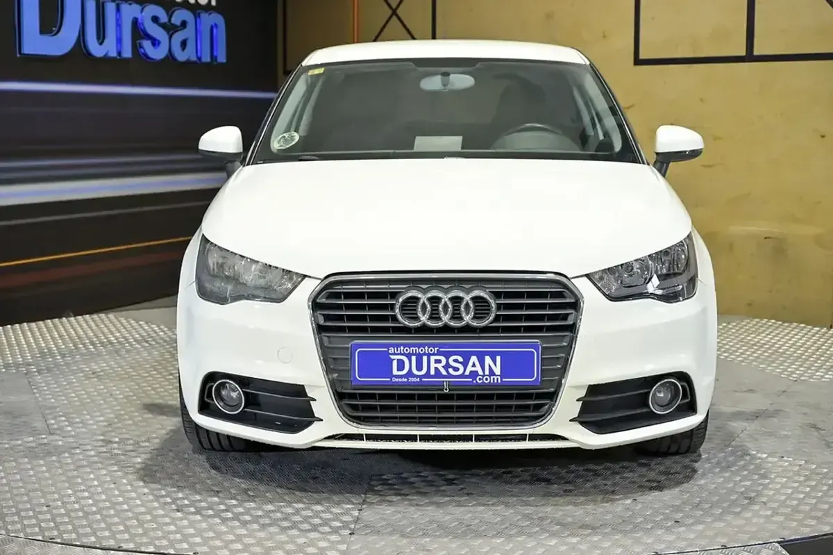 Usado Audi A1 Attraction 105 CV (77 kW) 2010 Blanco Utilitario