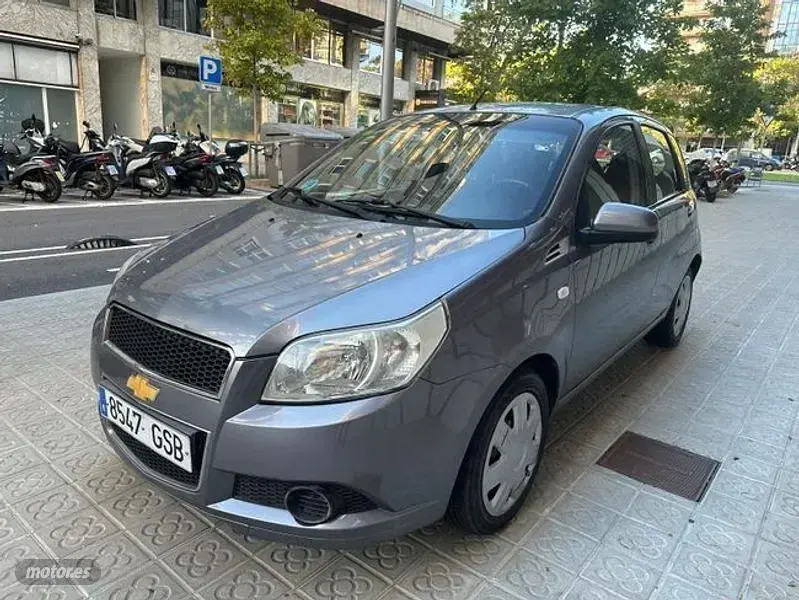 Usado Chevrolet Aveo LS 84 CV (61 kW) 2009 Gris / plata Berlina