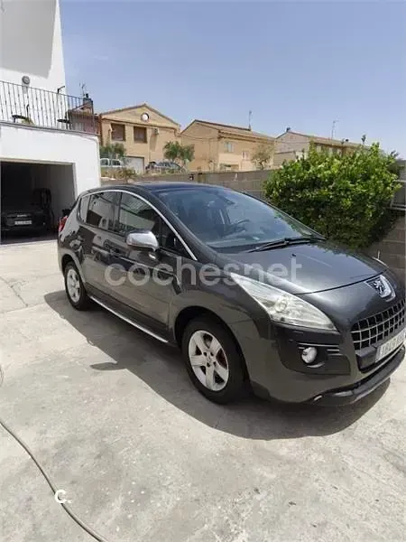 Usado Peugeot 3008 Premium 150 CV (110 kW) 2010 Negro Familiar