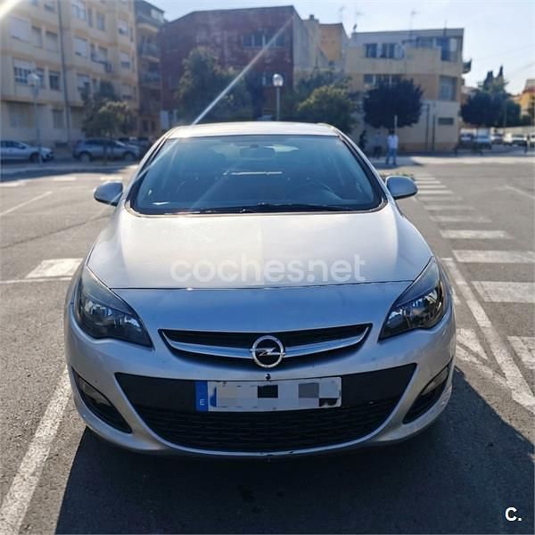 Usado Opel Astra Selective 110 CV (80 kW) 2015 Gris / plata Berlina