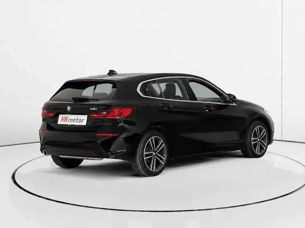 Usado BMW 118 Advantage 136 CV (100 kW) 2023 Negro Utilitario