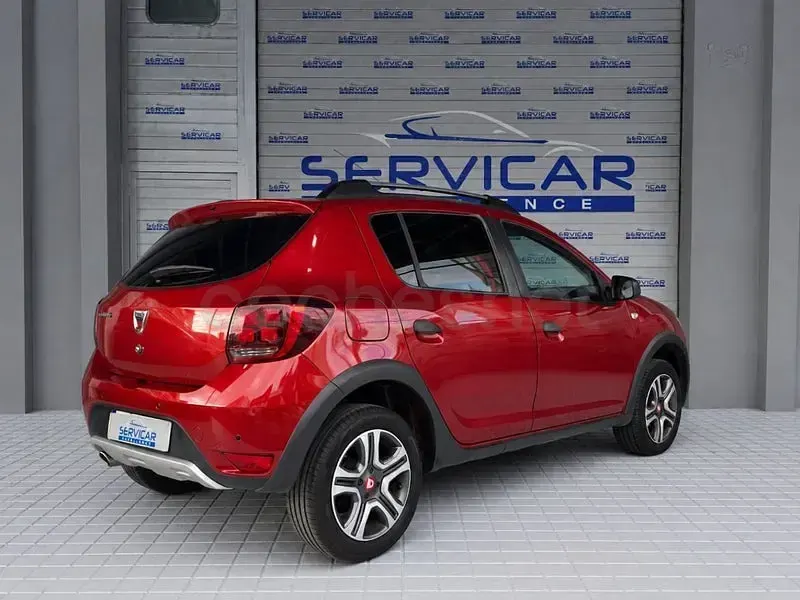 Usado Dacia Sandero Essentiel 95 CV (69 kW) 2020 Rojo Berlina