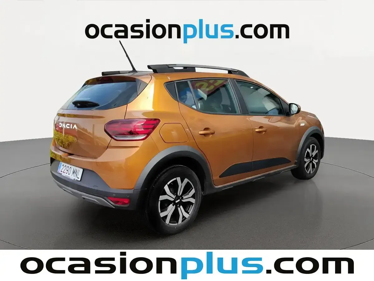 Usado Dacia Sandero Expression 101 CV (74 kW) 2024 Naranja Berlina