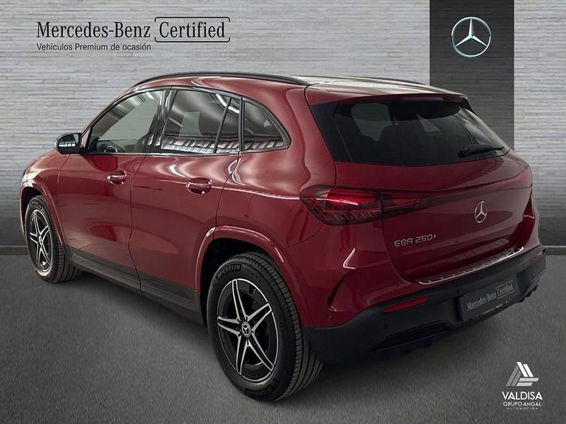 Usado Mercedes EQA250+ AMG 139 kW (190 CV) 2025 Rojo SUV