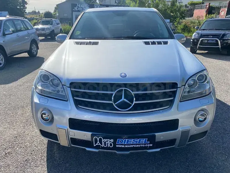 Usado Mercedes ML320 AMG Edition 1 224 CV (164 kW) 2008 Gris / plata SUV