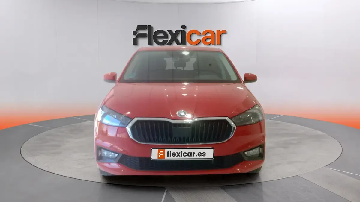 Usado Skoda Fabia Selection 95 CV (69 kW) 2024 Rojo Utilitario