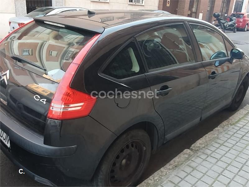 Usado Citroën C4 90 CV (66 kW) 2005 Negro Berlina