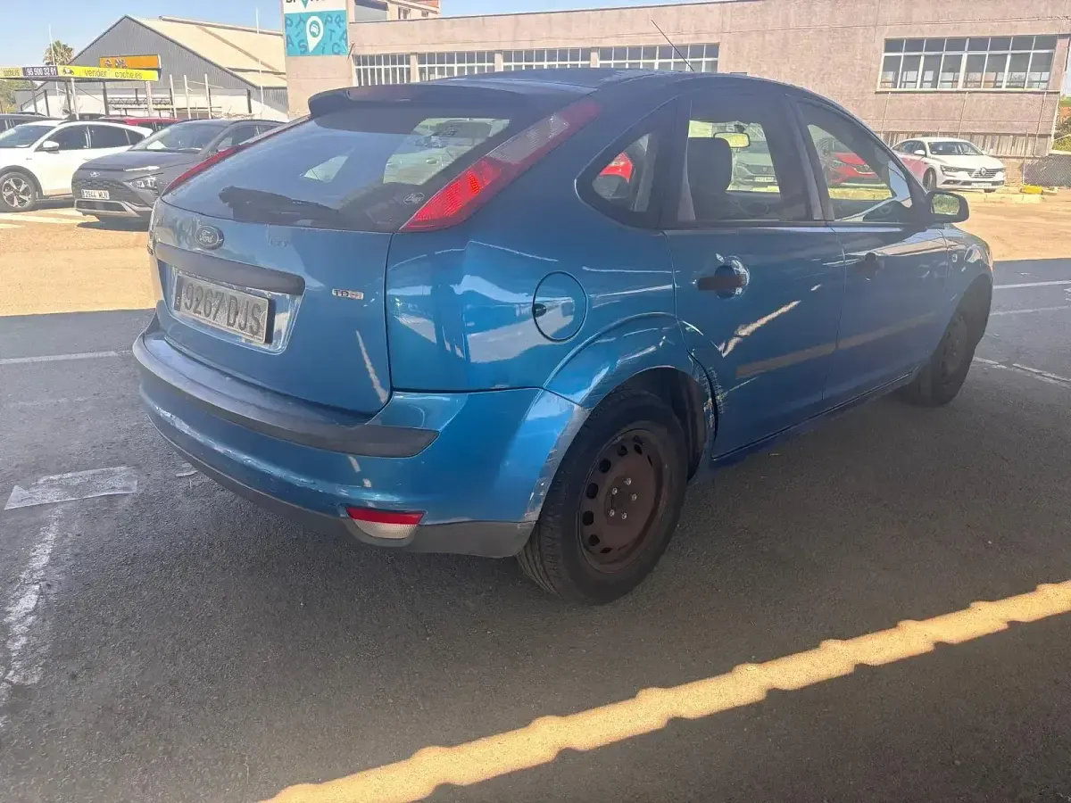 Usado Ford Focus Trend 109 CV (80 kW) 2005 Azul Utilitario
