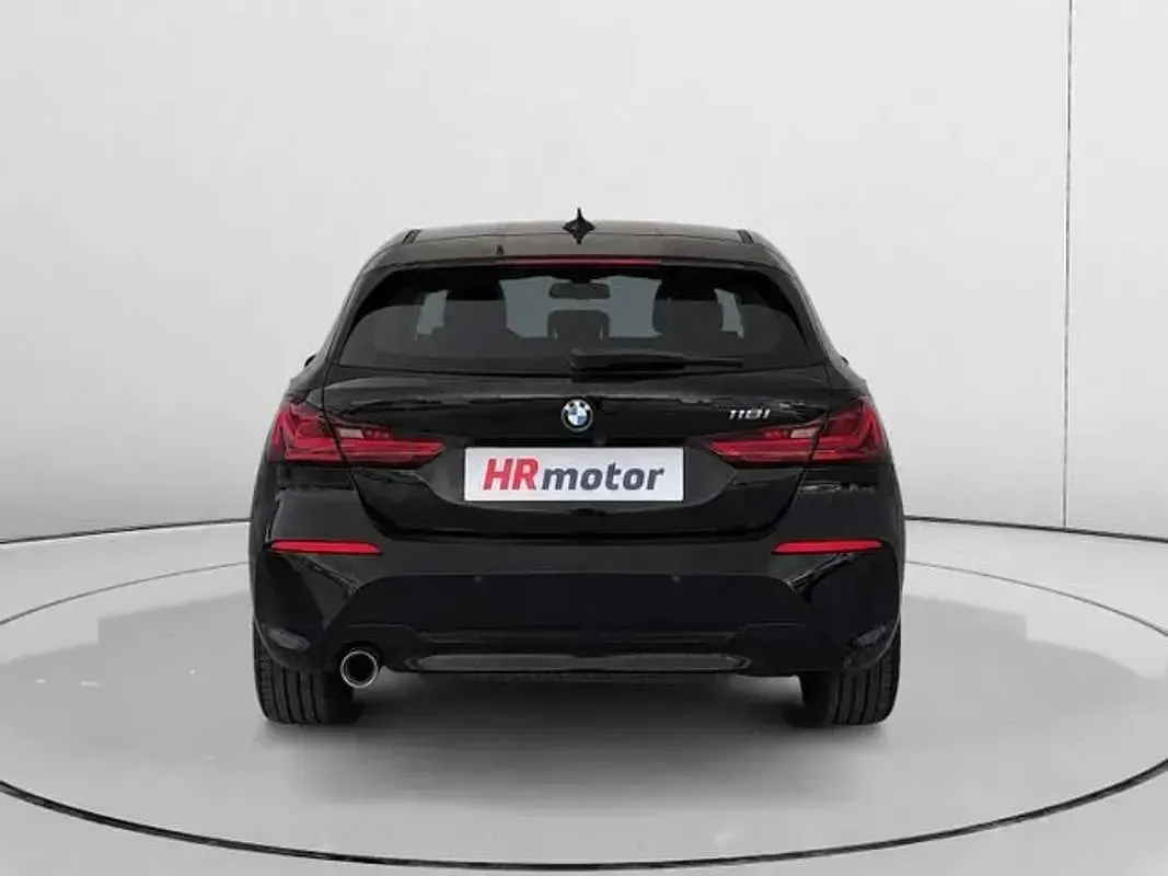 Usado BMW 118 Advantage 136 CV (100 kW) 2023 Negro Utilitario