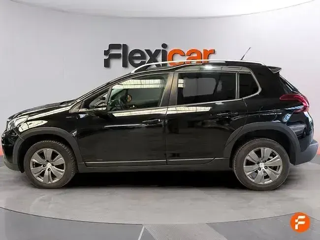 Usado Peugeot 2008 Active 100 CV (73 kW) 2019 Negro SUV