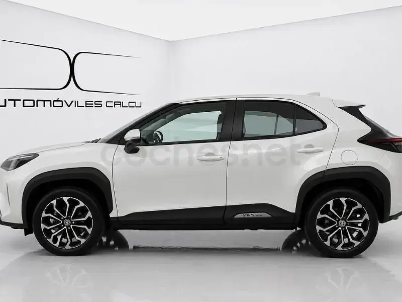 Usado Toyota Yaris Cross Active 116 CV (85 kW) 2022 Blanco SUV