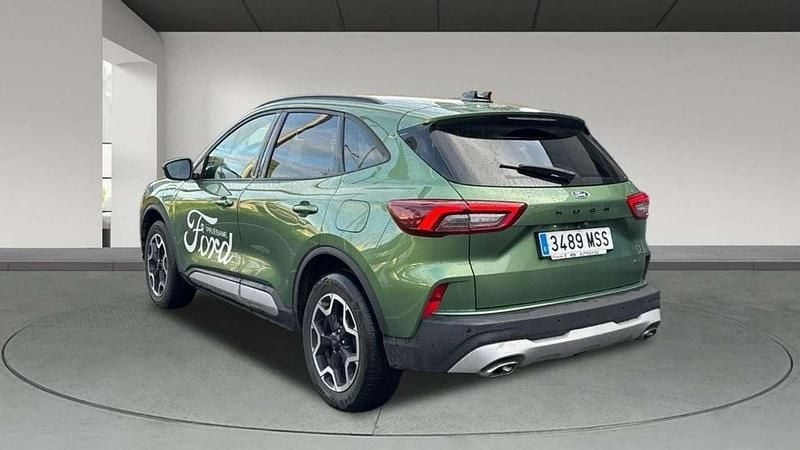 Usado Ford Kuga Active 246 CV (180 kW) 2024 Verde SUV