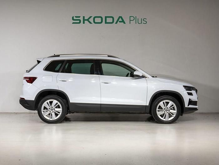 Usado Skoda Karoq Selection 150 CV (110 kW) 2025 Blanco SUV