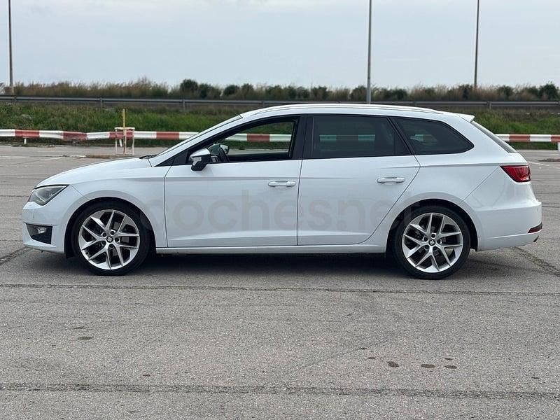 Usado Seat Leon FR 150 CV (110 kW) 2016 Blanco Familiar