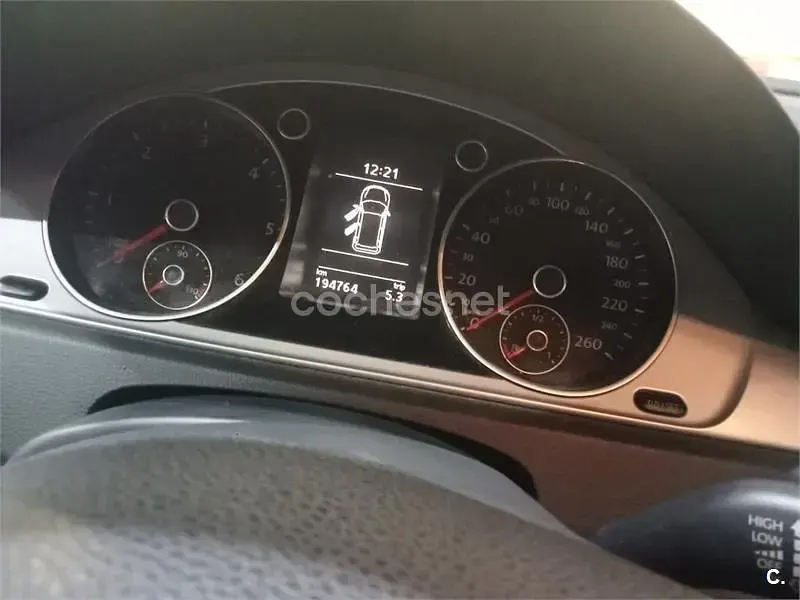 Usado VW Passat Advance 105 CV (77 kW) 2012 Negro Familiar