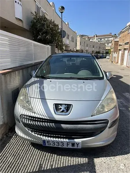 Usado Peugeot 207 75 CV (55 kW) 2007 Gris / plata Berlina