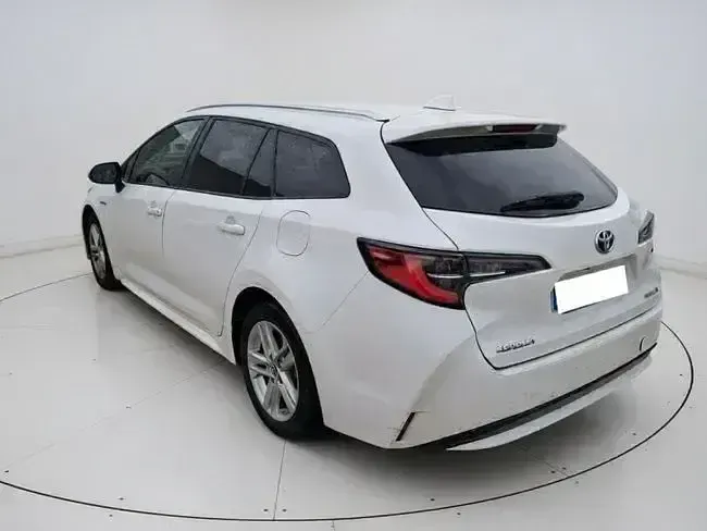 Usado Toyota Corolla Active 122 CV (89 kW) 2021 Blanco Familiar