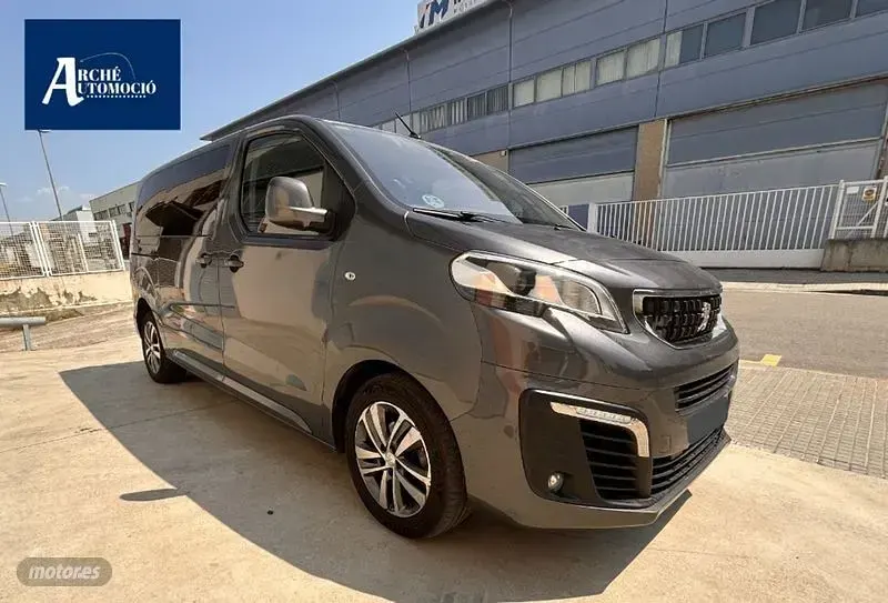 Usado Peugeot Traveller Allure 116 CV (85 kW) 2017 Gris Monovolumen