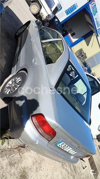 Usado Mitsubishi Galant Elegance 133 CV (97 kW) 2004 Gris / plata Berlina