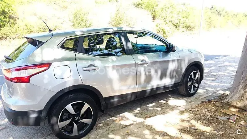 Usado Nissan Qashqai N-Connecta 130 CV (95 kW) 2015 Gris / plata SUV