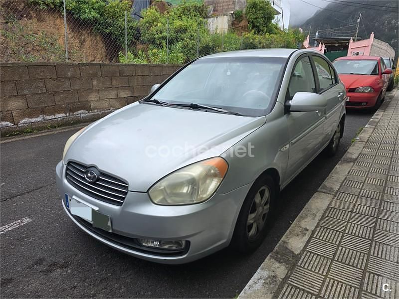Usado Hyundai Accent GLS 112 CV (82 kW) 2006 Gris / plata Berlina