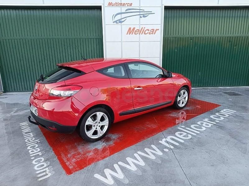Usado Renault Mégane 110 CV (80 kW) 2011 Rojo Berlina