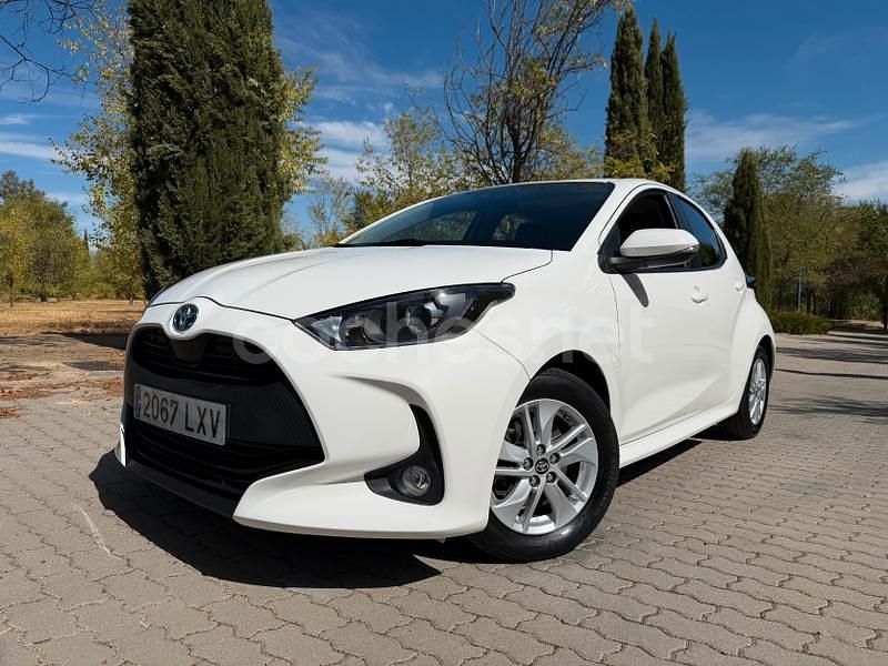 Blanco Usado 2022 Toyota Yaris Hybrid Business Edition Berlina | 16.500 € (Precio justo) - Imagen 1/4