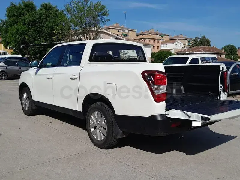 Usado SsangYong Musso 202 CV (148 kW) 2023 Blanco Pickup/Camioneta