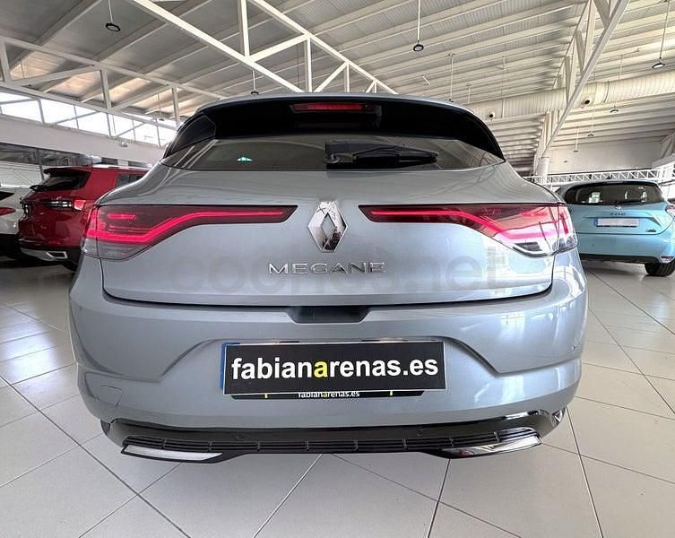 Usado Renault Mégane IV Zen 115 CV (84 kW) 2021 Gris / plata Berlina
