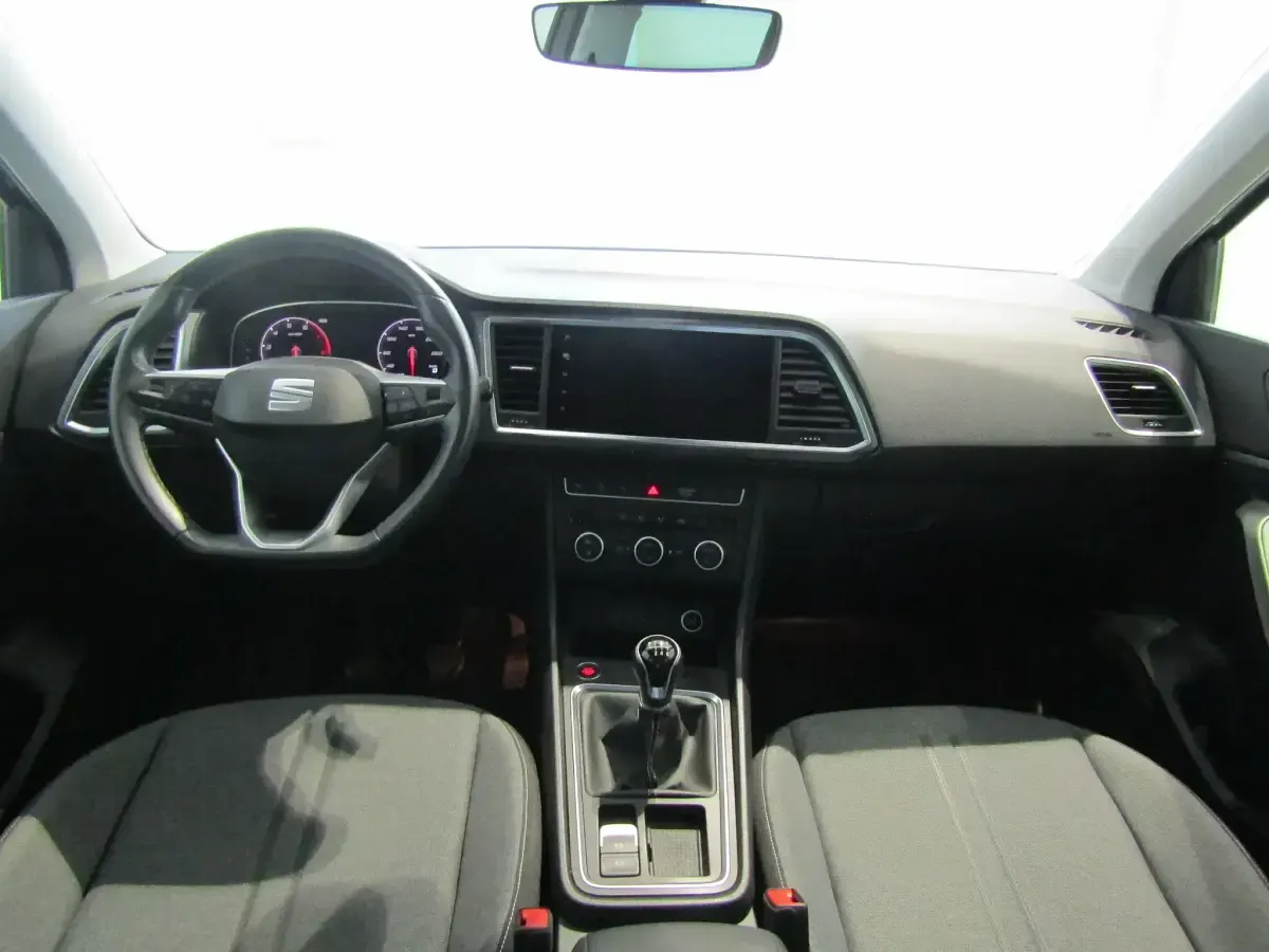 Usado Seat Ateca Style 110 CV (80 kW) 2022 Gris SUV