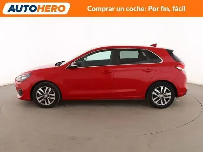 Usado Hyundai i30 120 CV (88 kW) 2019 Rojo Berlina