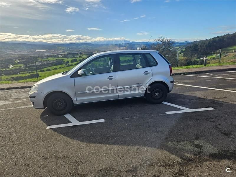 Gris / plata Usado 2008 VW Polo United Berlina | 5000 € (Precio justo) - Imagen 1/4
