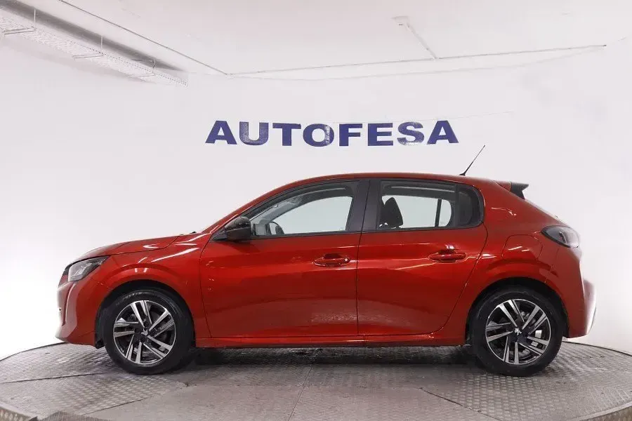 Usado Peugeot 208 Active 100 CV (73 kW) 2023 Burdeos Utilitario