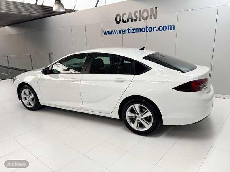 Usado Opel Insignia Edition 122 CV (89 kW) 2021 Blanco Berlina