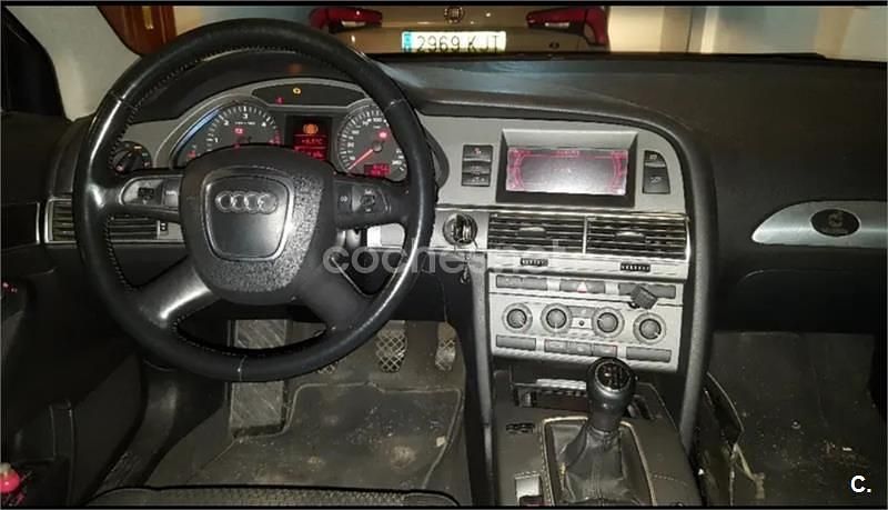Usado Audi A6 Premium 140 CV (102 kW) 2005 Gris / plata Berlina