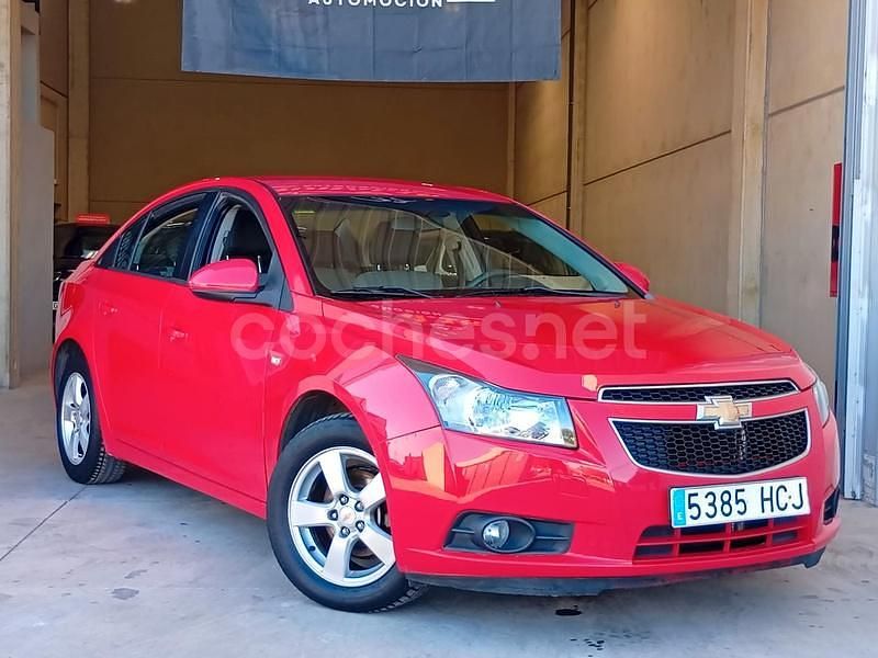 Usado Chevrolet Cruze LS 124 CV (91 kW) 2011 Rojo Berlina