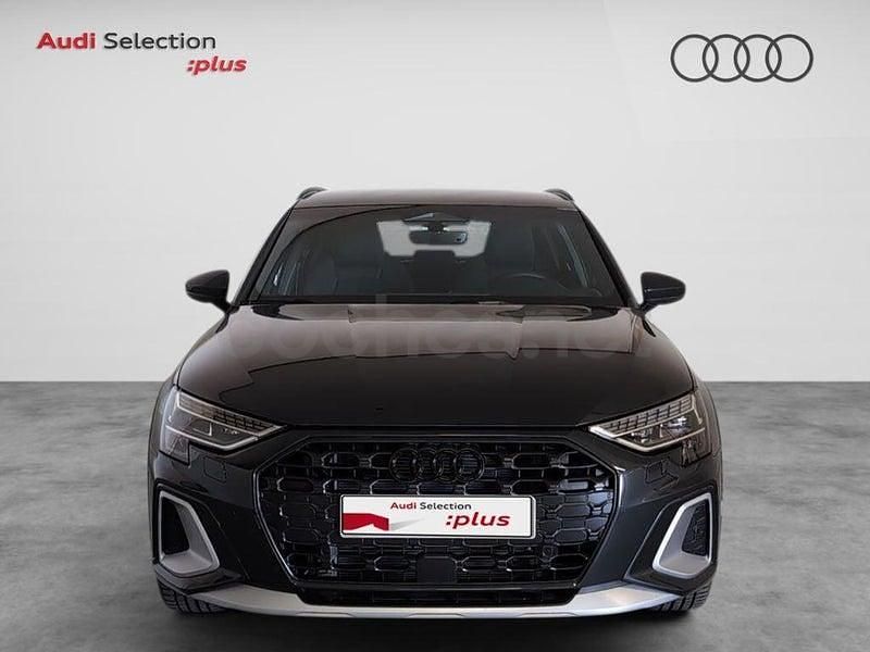 Usado Audi A3 Advanced 204 CV (150 kW) 2025 Gris / plata Berlina