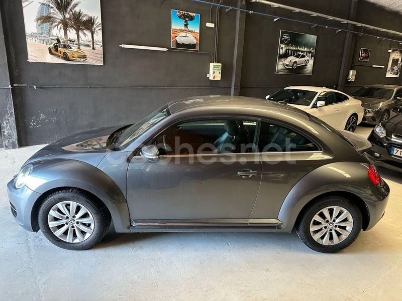Usado VW Beetle Design 105 CV (77 kW) 2014 Gris / plata Utilitario