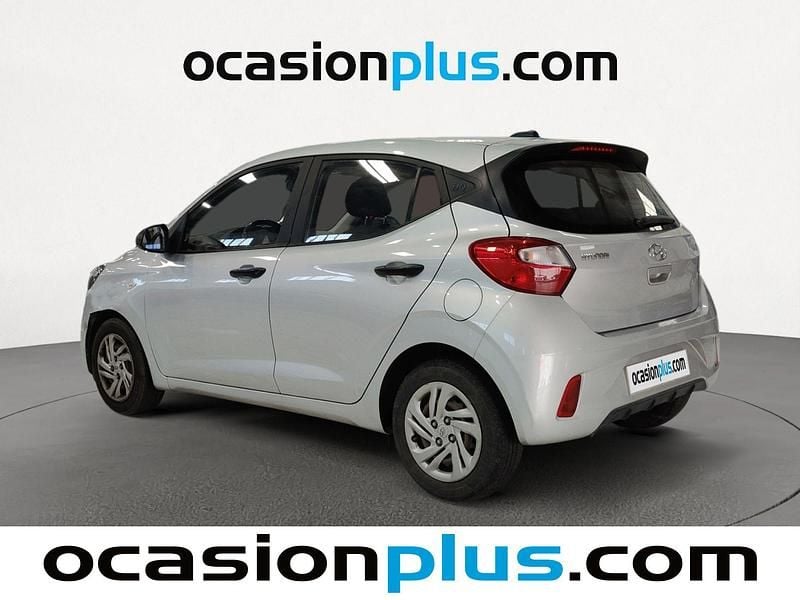 Usado Hyundai i10 67 CV (49 kW) 2022 Gris Utilitario