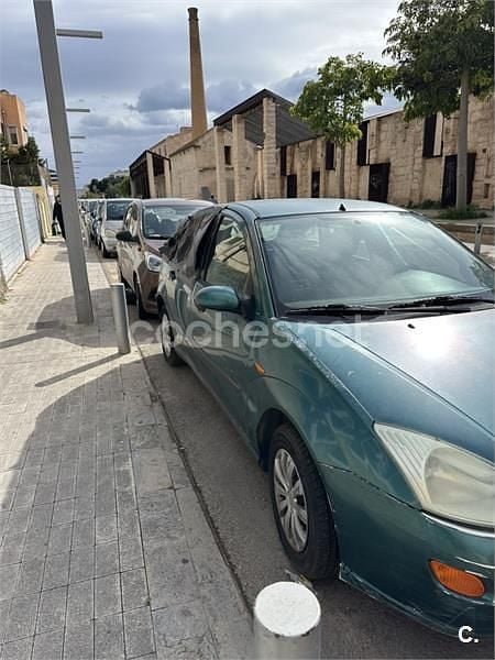Usado Ford Focus Ghia 100 CV (73 kW) 2000 Verde Berlina
