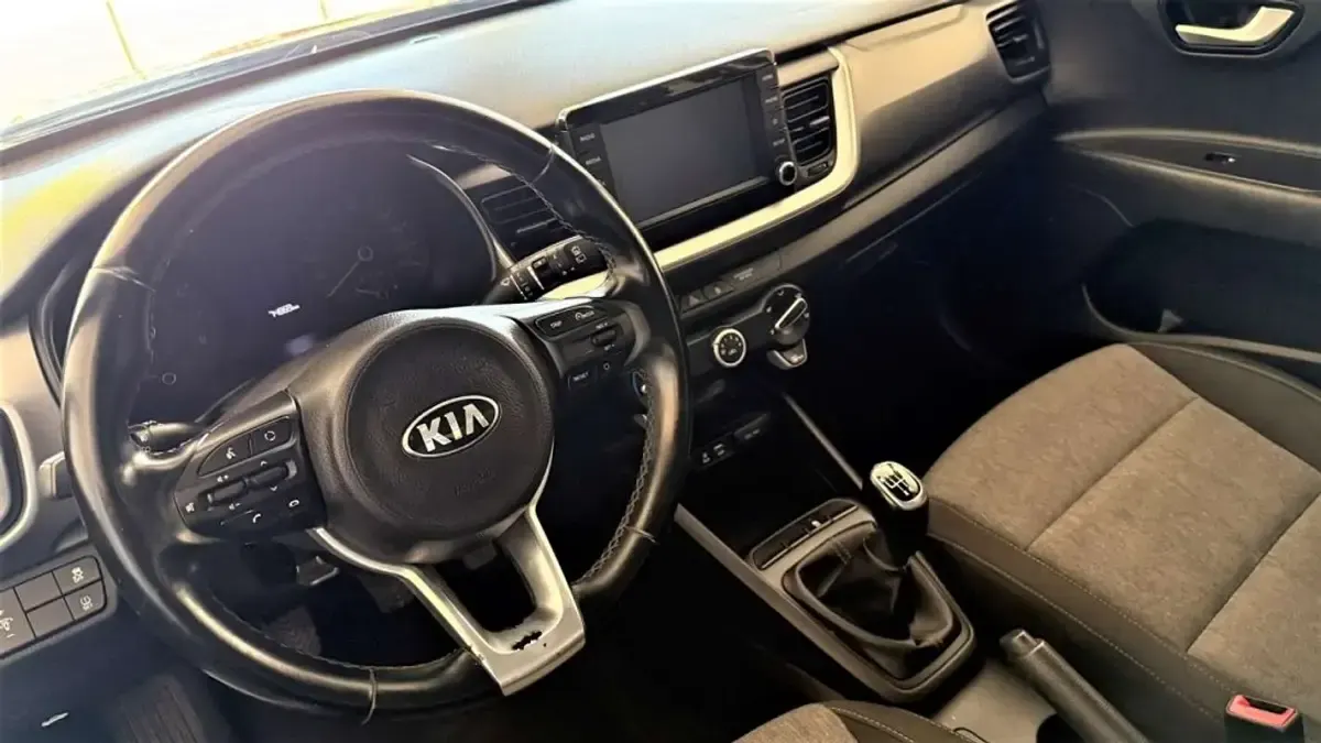 Usado Kia Stonic 101 CV (74 kW) 2020 Azul SUV