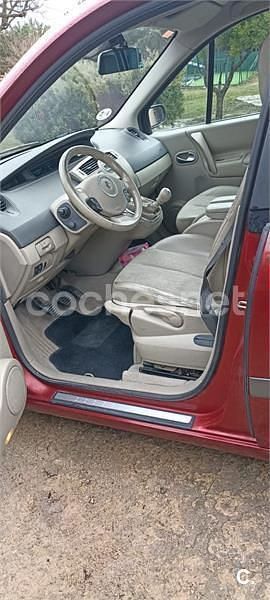 Usado Renault Grand Scénic II Privilege 130 CV (95 kW) 2007 Granate Monovolumen