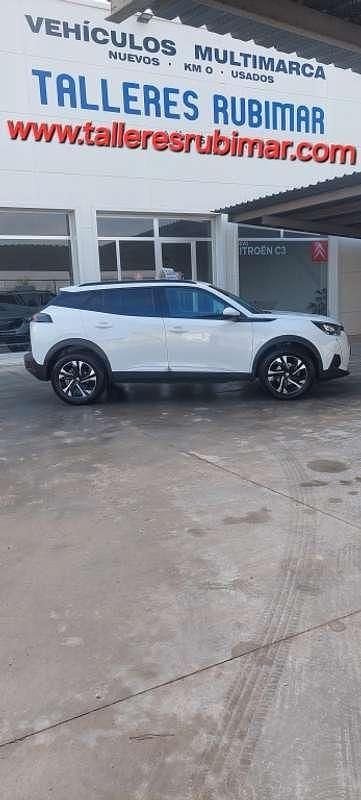 Usado Peugeot 2008 Allure 110 CV (80 kW) 2021 Blanco SUV