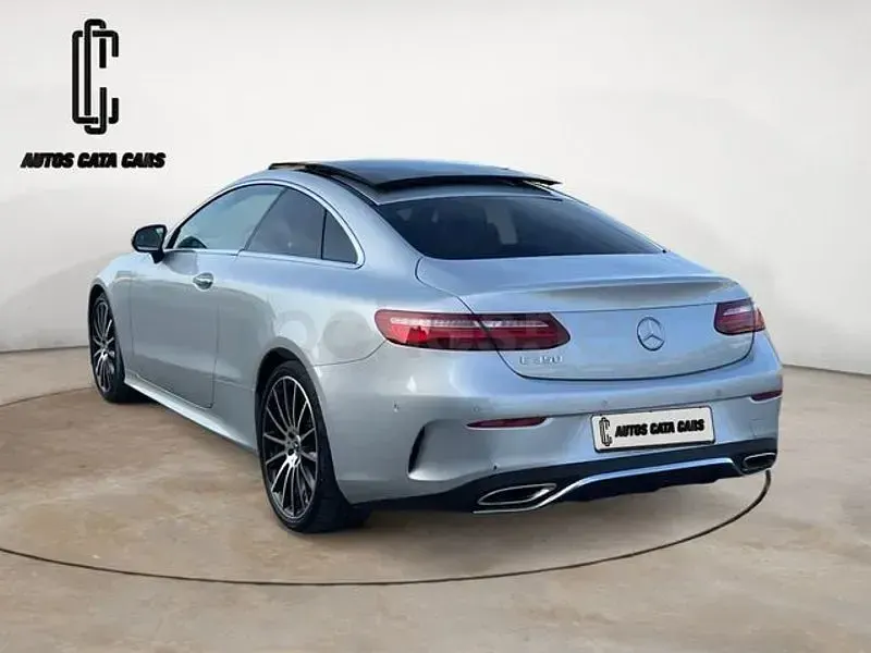 Usado Mercedes E350 299 CV (219 kW) 2019 Gris / plata Coupe