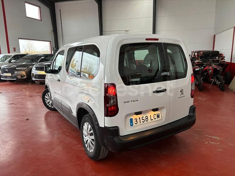 Usado Peugeot Rifter Access 100 CV (73 kW) 2020 Blanco Monovolumen