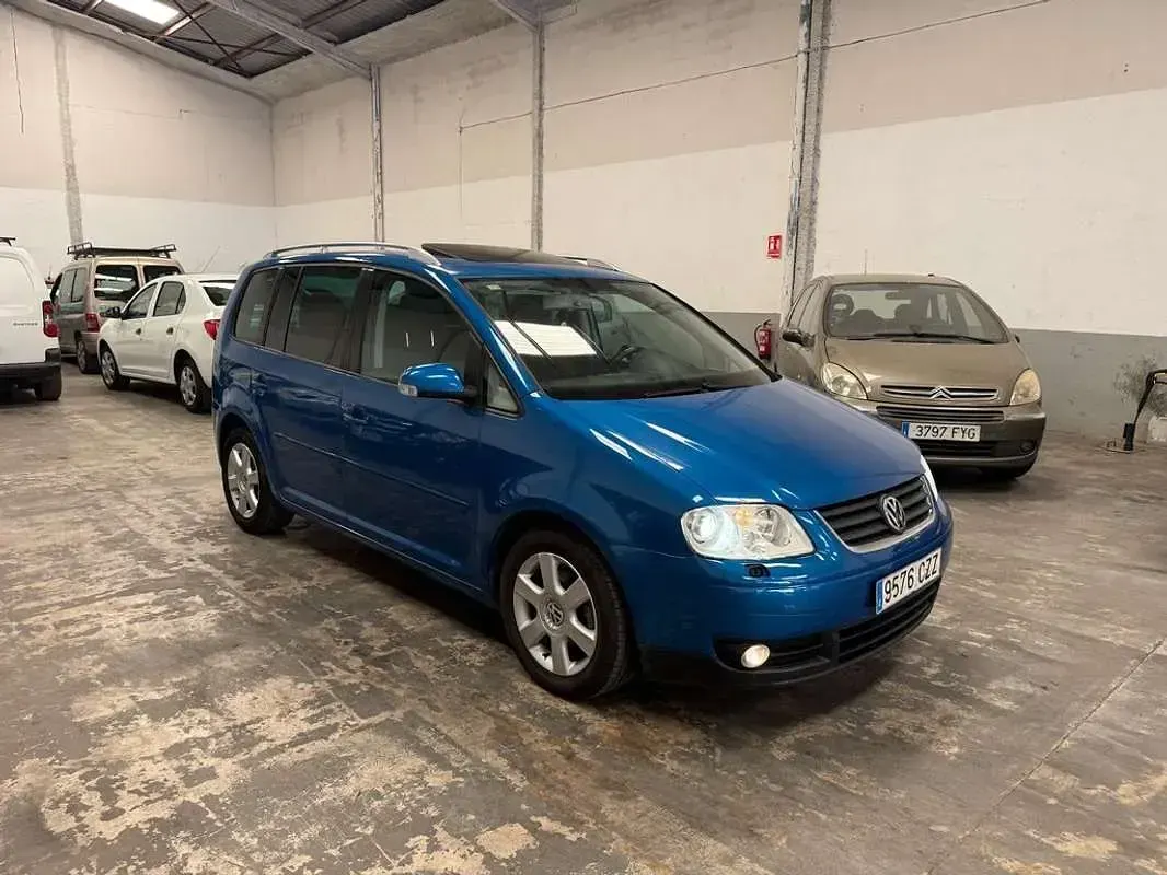 Usado VW Touran Advance 140 CV (102 kW) 2004 Azul Monovolumen